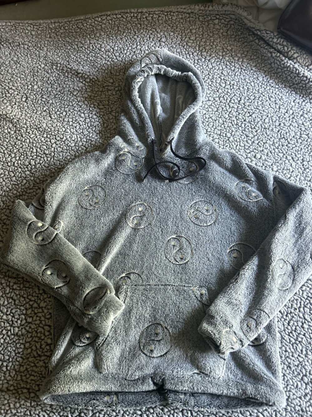 No Boundaries Light Gray Plush Hoodie with Black strings